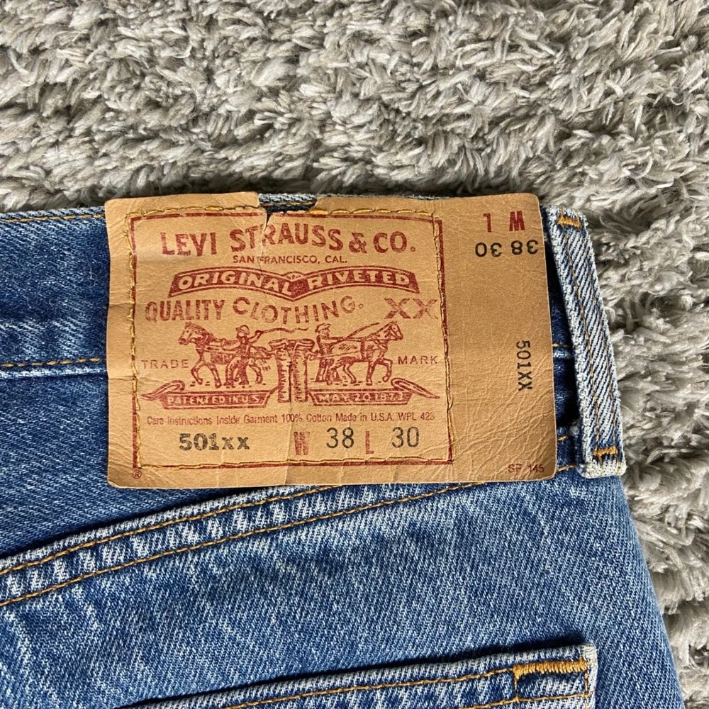 Vintage Levis 501XX Jeans Men 38x30 Blue Denim Raw Hem Fade USA 90s (Fits 36x27)